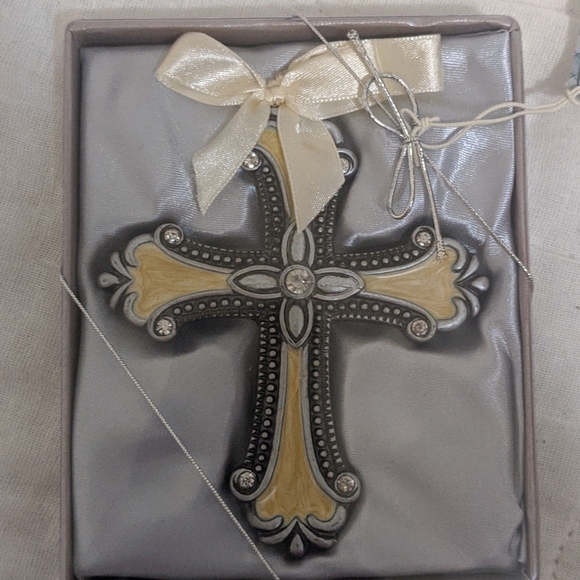 Cross - Picture 2 of 3